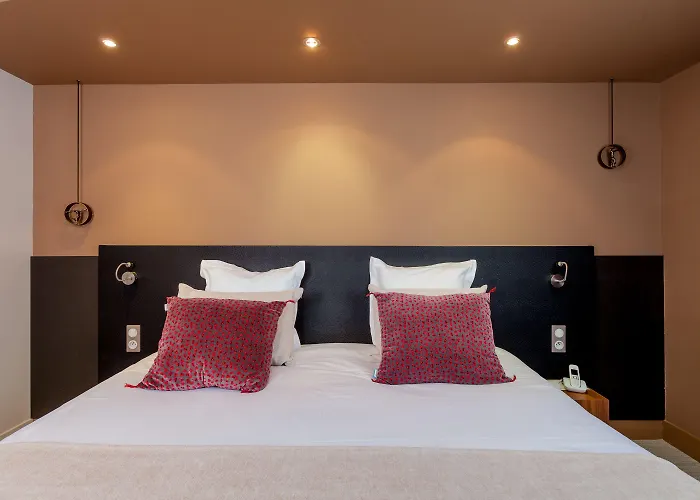 ホテル ホテル　レストラン　スパ　イヴァン　ヴォチエ‎