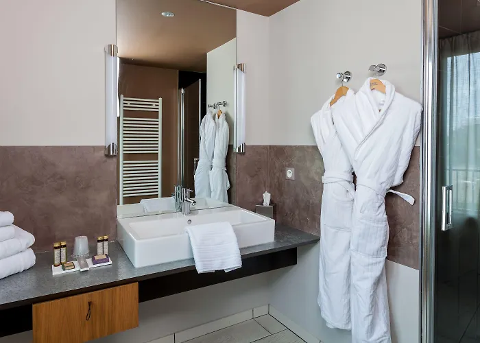 ホテル　レストラン　スパ　イヴァン　ヴォチエ‎ ホテル カーン